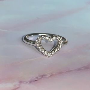 BE MY VALENTINE (heart) PANDORA RING💍💎 ♡